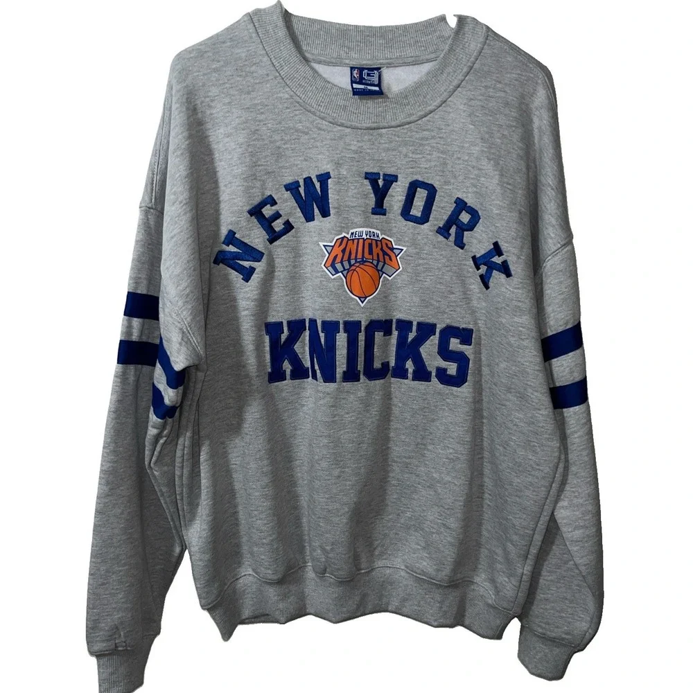 NBA New York Knicks Sweatshirt Gray with Blue embroidery Orange Deco Size M NWT